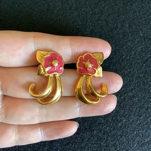 Avon gold tone red color enamel earrings.